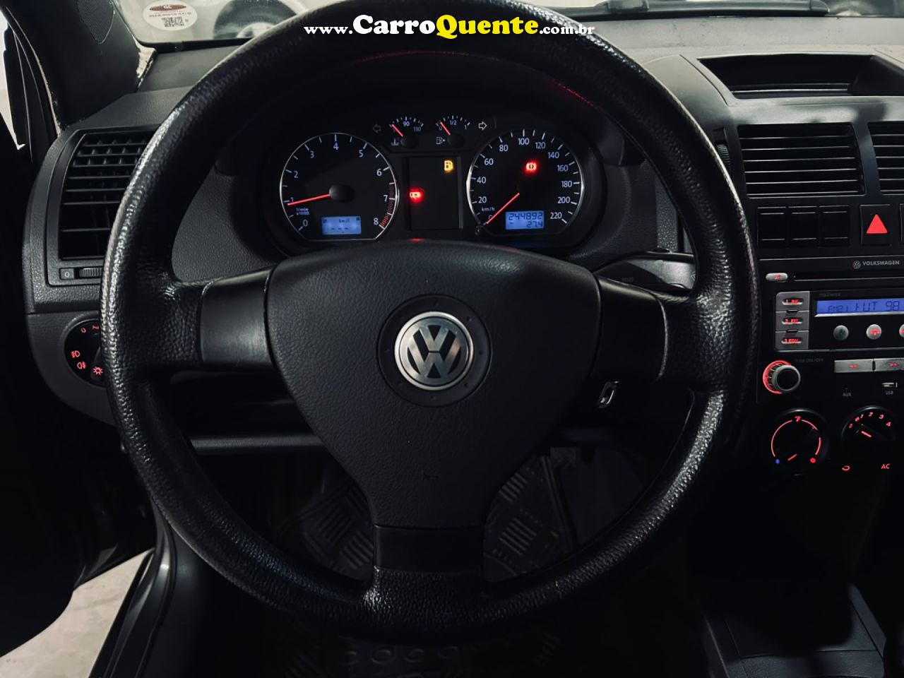 VOLKSWAGEN   POLO 1.6 MIS.OURO 1.6 MI TOT.FLEX 8V 5P   CINZA 2011 1.6 GASOLINA - Loja