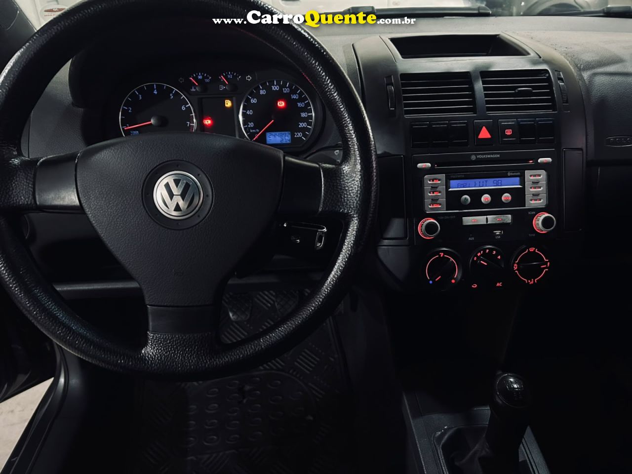 VOLKSWAGEN   POLO 1.6 MIS.OURO 1.6 MI TOT.FLEX 8V 5P   CINZA 2011 1.6 GASOLINA - Loja