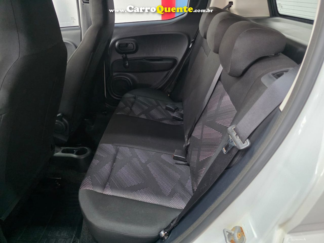 FIAT   MOBI LIKE 1.0 FIRE FLEX 5P.   BRANCO 2024 1.0 FLEX - Loja