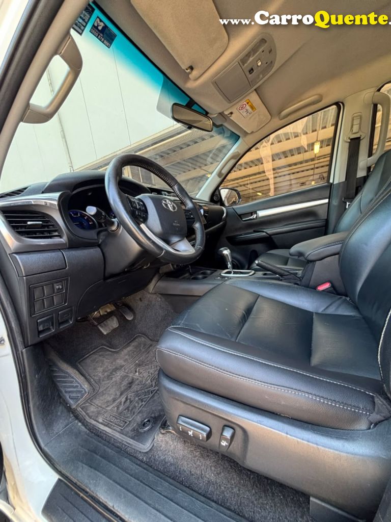 TOYOTA   HILUX CD SRV 4X4 2.8 TDI DIESEL AUT.   BRANCO 2017 2.8 DIESEL - Loja