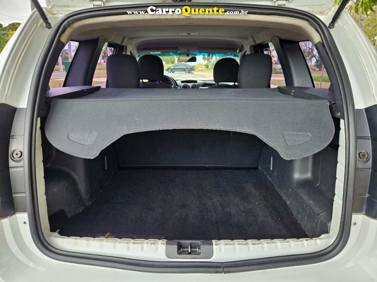 RENAULT   DUSTER OUTDOOR 1.6 HI-FLEX 16V MEC.   BRANCO 2015 1.6 FLEX - Loja