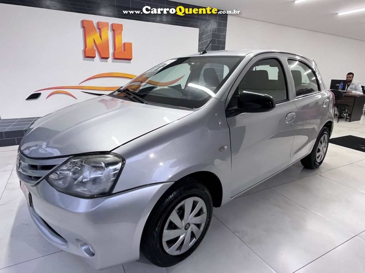 TOYOTA   ETIOS X 1.3 FLEX 16V 5P MEC.   PRATA 2017 1.3 FLEX - Loja