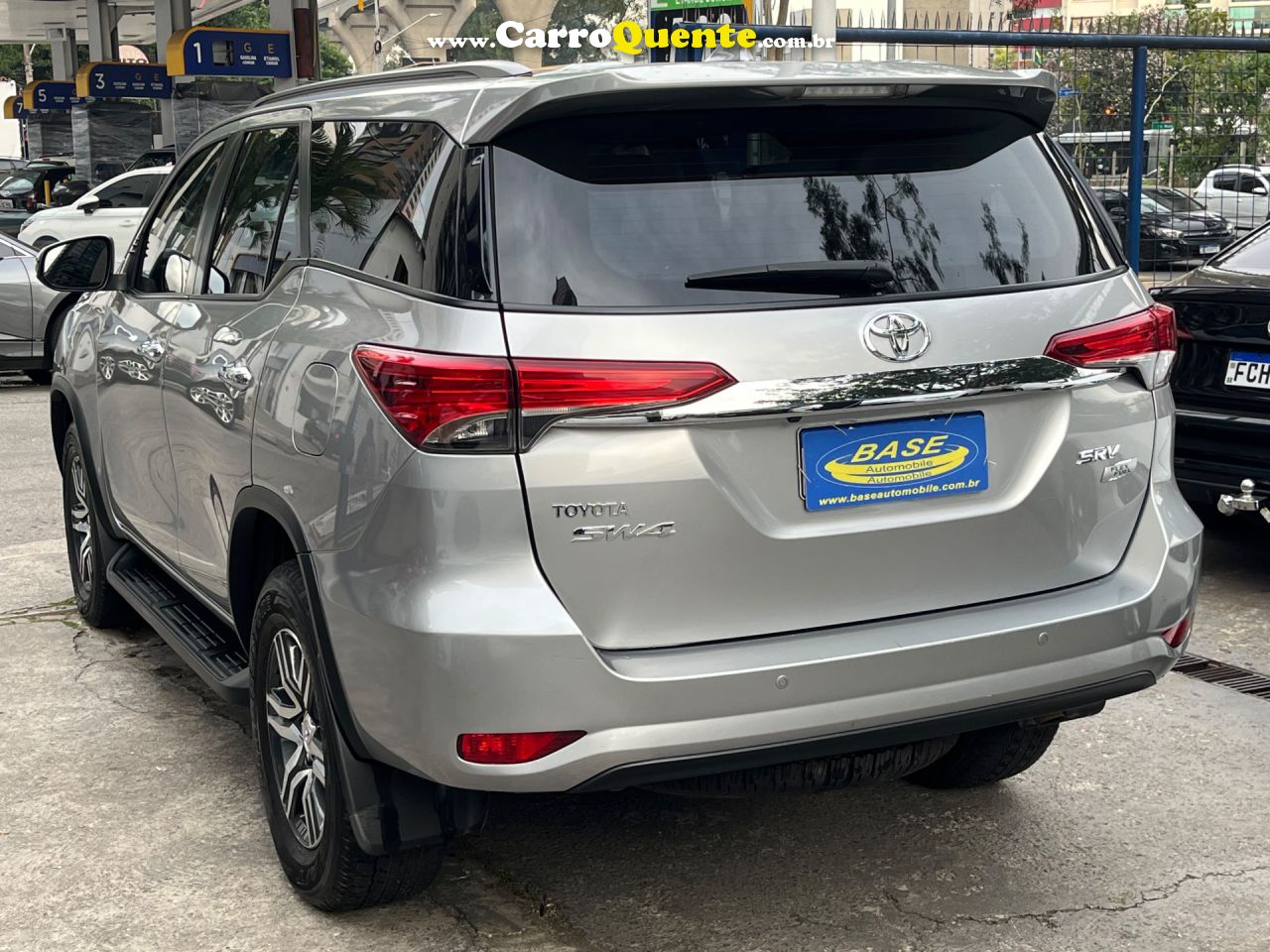 TOYOTA   HILUX SW4 SRV 4X2 2.7 FLEX 16V AUT.   PRATA 2020 2.7 16v FLEX - Loja