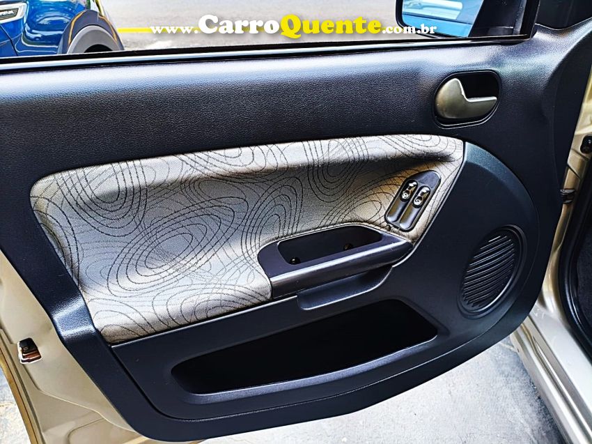 Ford FIESTA 1.0 MPI PERSONNALITÉ SEDAN GASOLINA 4P MANUAL - Loja