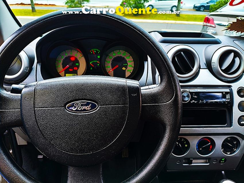 Ford FIESTA 1.0 MPI PERSONNALITÉ SEDAN GASOLINA 4P MANUAL - Loja