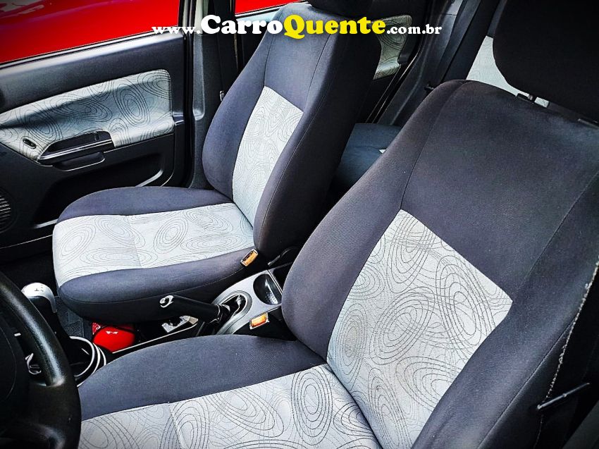 Ford FIESTA 1.0 MPI PERSONNALITÉ SEDAN GASOLINA 4P MANUAL - Loja