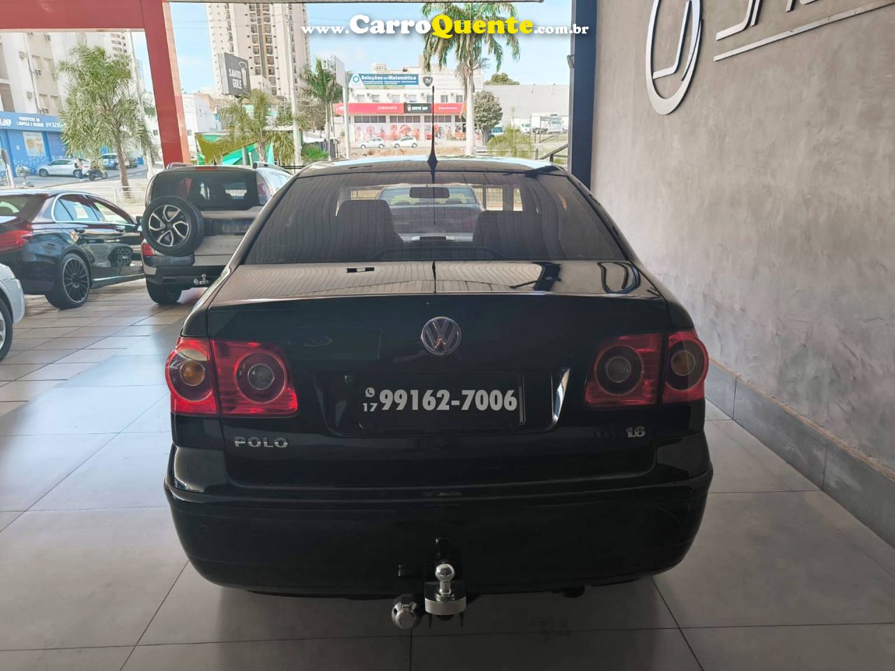 VOLKSWAGEN POLO SEDAN 1.6 8V 2010/2011 - Loja