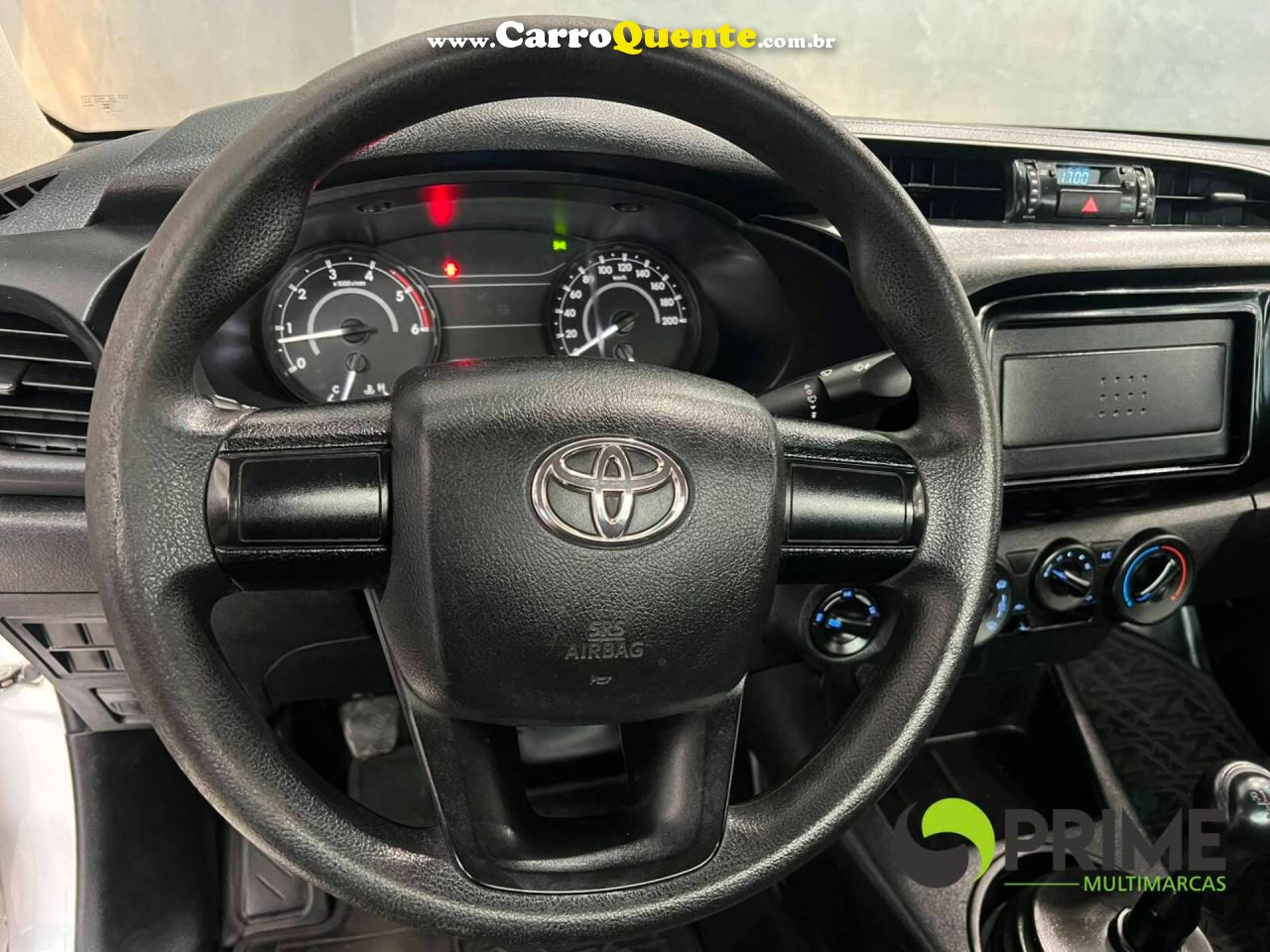 TOYOTA HILUX 2.8 D-4D TURBO CS 4X4 2021 - Loja