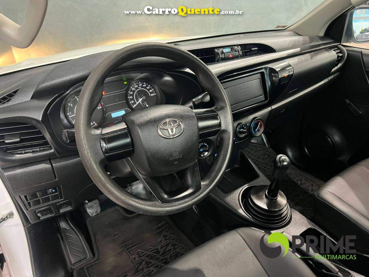 TOYOTA HILUX 2.8 D-4D TURBO CS 4X4 2021 - Loja