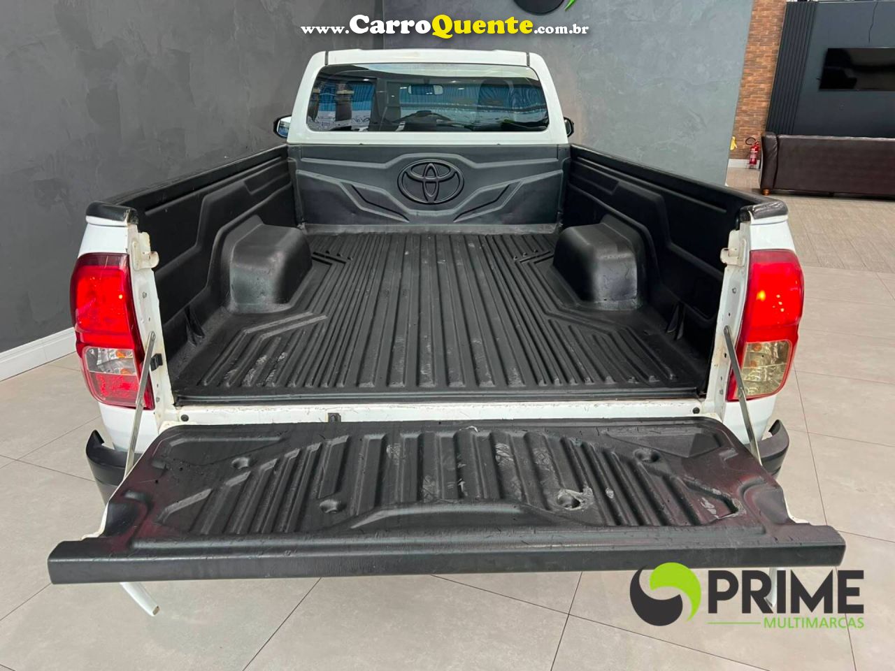 TOYOTA HILUX 2.8 D-4D TURBO CS 4X4 2021 - Loja