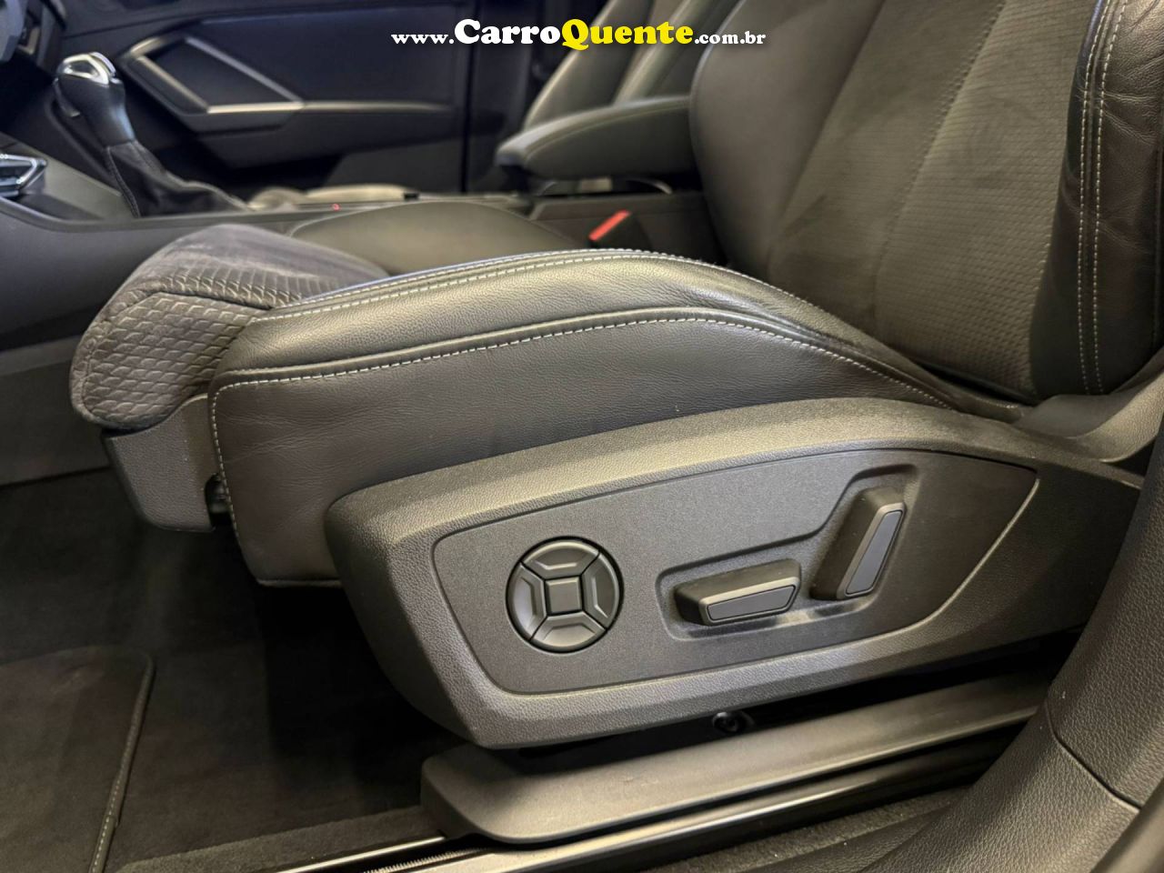 AUDI Q3 2.0 40 TFSI SPORTBACK PERFORMANCE BLACK QUATTRO 2022 - Loja