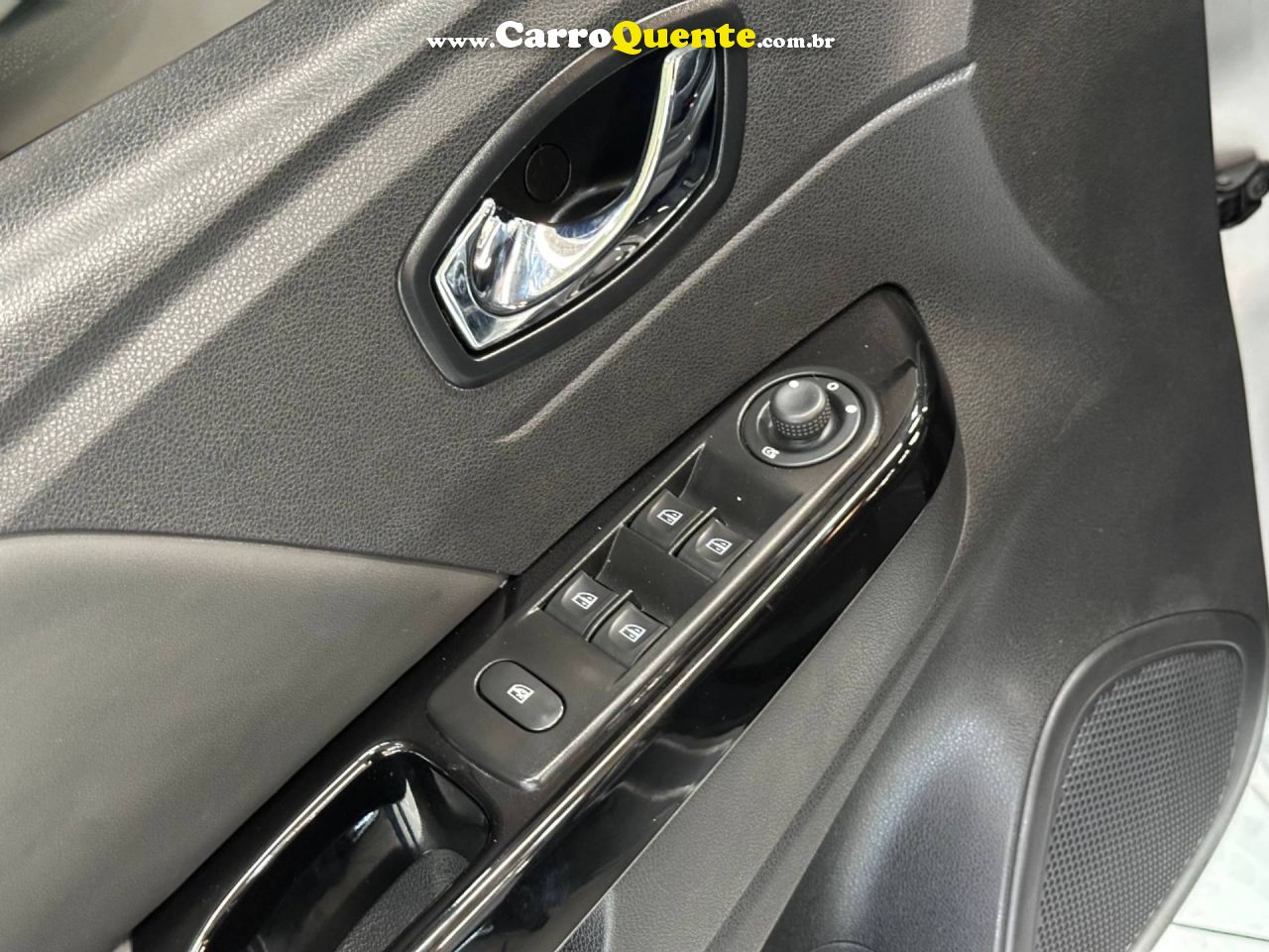RENAULT CAPTUR 1.6 16V INTENSE 2019 - Loja