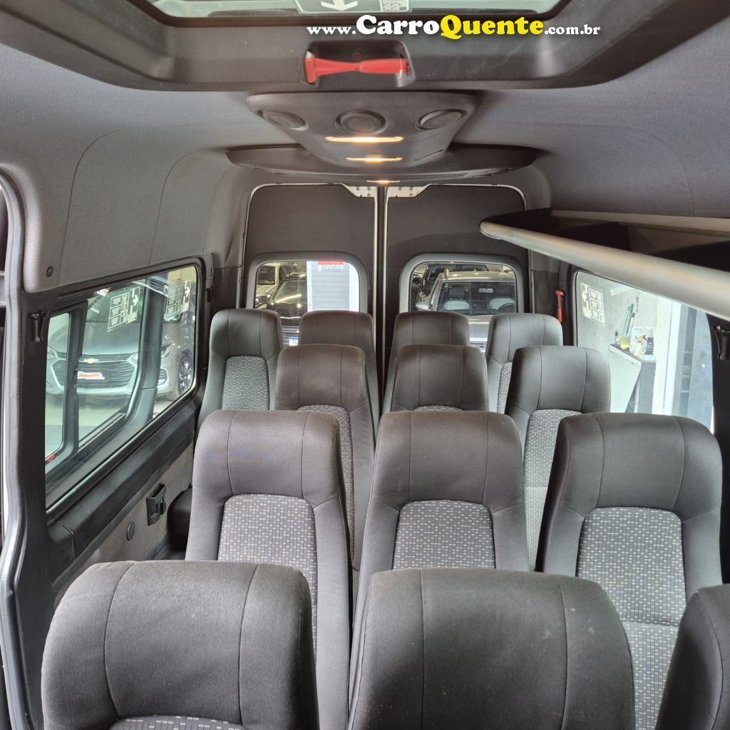 MERCEDES-BENZ   SPRINTER 416 VAN L. T.A. 10L 2.2 DIESEL   PRATA 2022 2.2 DIESEL - Loja