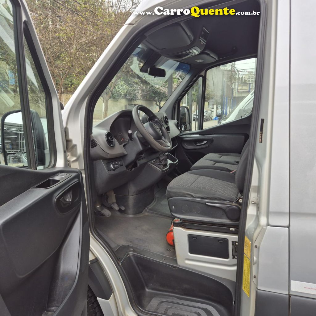 MERCEDES-BENZ   SPRINTER 416 VAN L. T.A. 10L 2.2 DIESEL   PRATA 2022 2.2 DIESEL - Loja