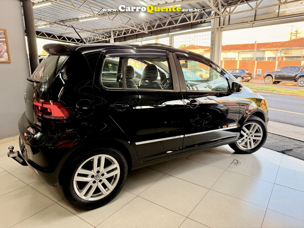 VOLKSWAGEN   FOX HIGHLINE1.6 FLEX 16V 5P   PRETO 2016 1.6 FLEX - Loja