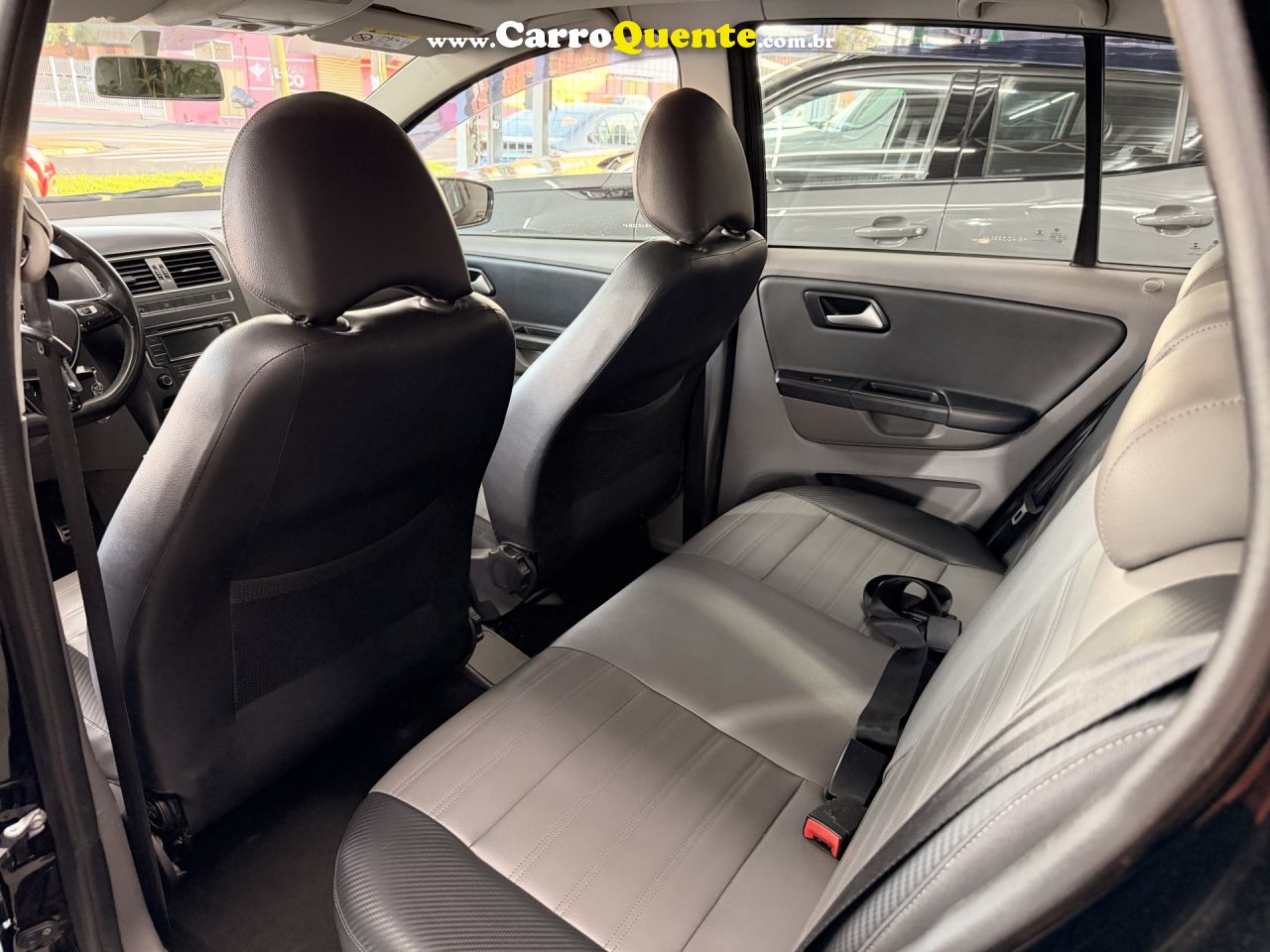 VOLKSWAGEN   FOX HIGHLINE1.6 FLEX 16V 5P   PRETO 2016 1.6 FLEX - Loja