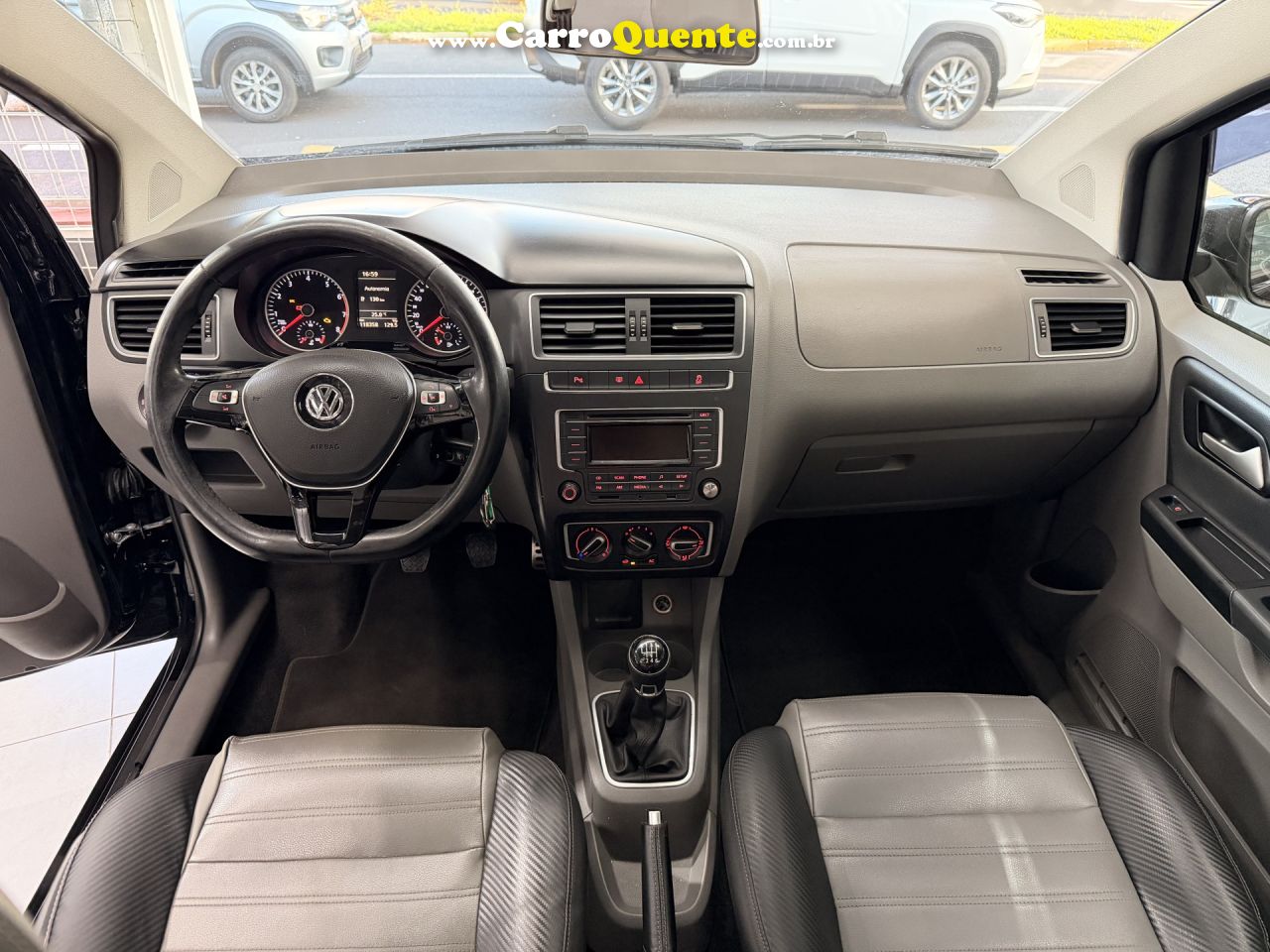 VOLKSWAGEN   FOX HIGHLINE1.6 FLEX 16V 5P   PRETO 2016 1.6 FLEX - Loja