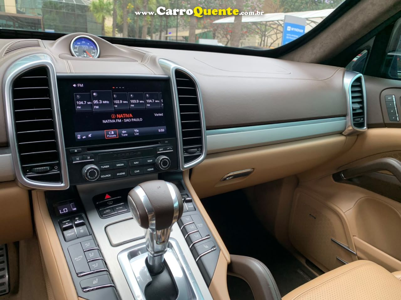 PORSCHE   4.8 4X4 V8 32V TURBO GASOLINA 4P TIPTRONIC   AZUL 2017 4.8 GASOLINA - Loja