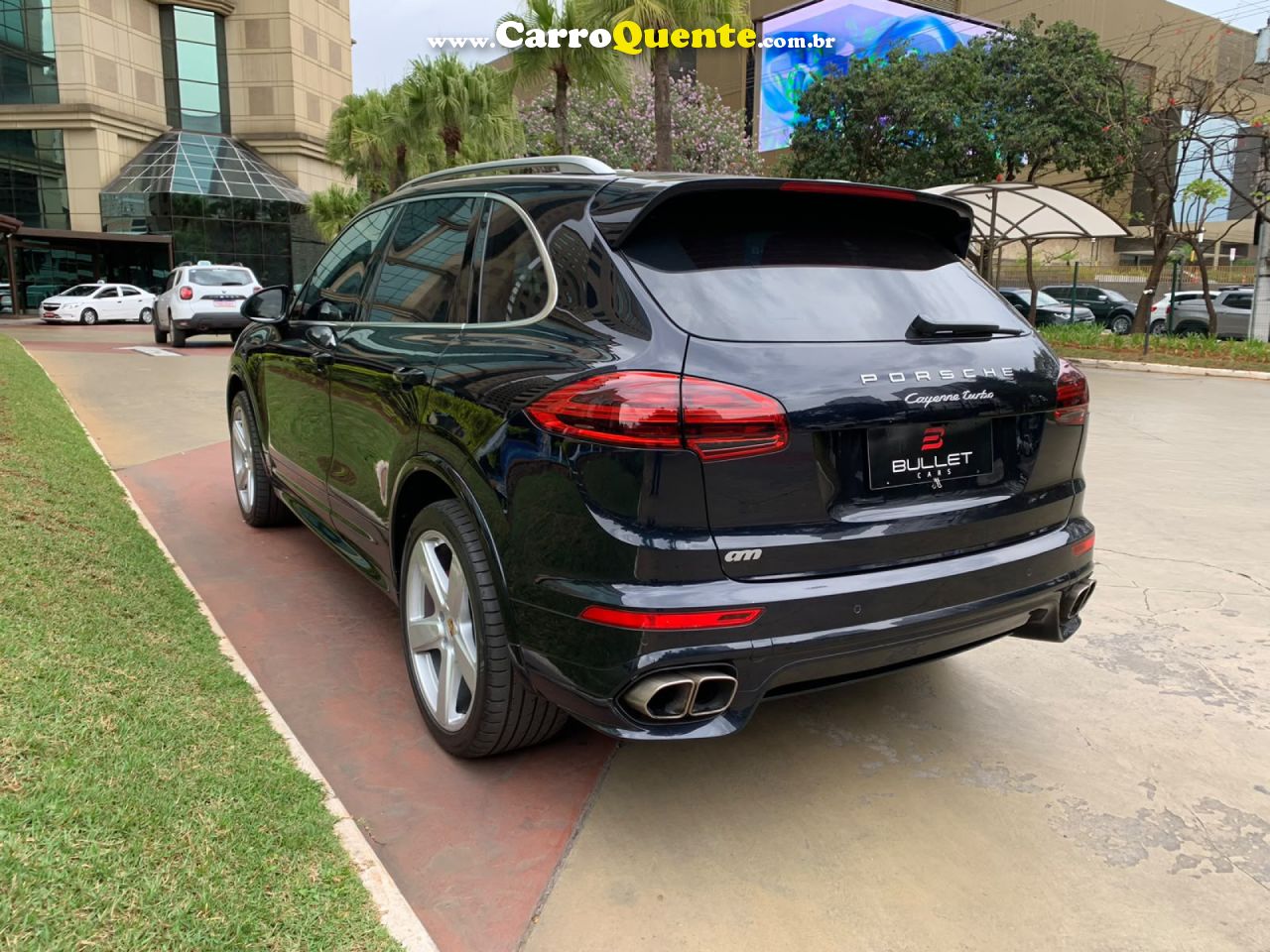 PORSCHE   4.8 4X4 V8 32V TURBO GASOLINA 4P TIPTRONIC   AZUL 2017 4.8 GASOLINA - Loja