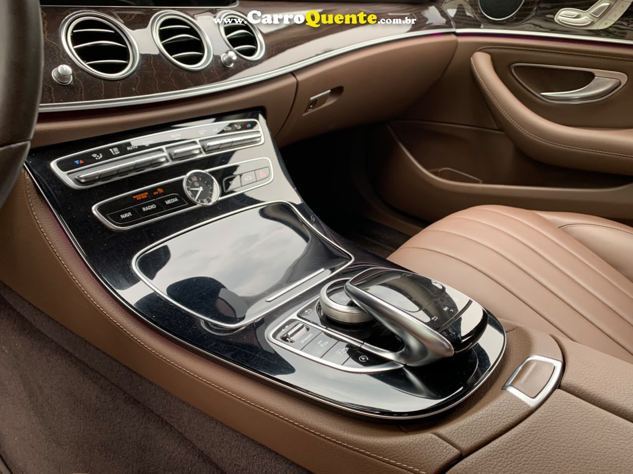 MERCEDES-BENZ   2.0 CGI GASOLINA AVANTGARDE 9G-TRONIC   CINZA 2019 2.0 GASOLINA - Loja