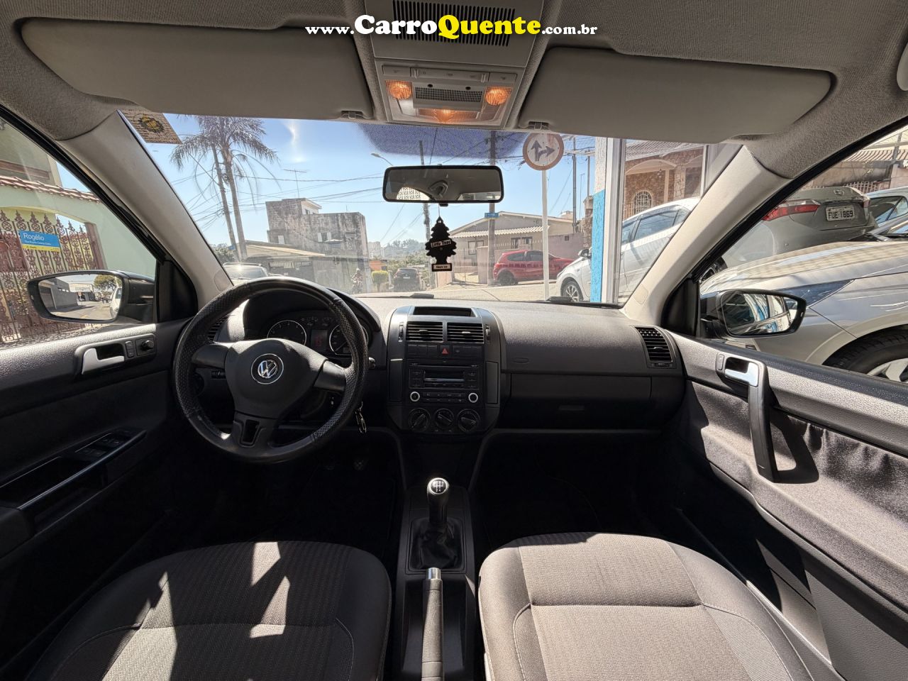 VOLKSWAGEN   POLO SEDAN 1.6 MI TOTAL FLEX 8V 4P   PRETO 2014 1.6 FLEX - Loja
