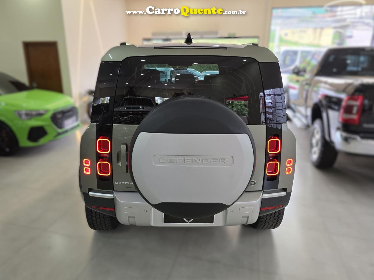 LAND ROVER   DEFENDER 110 2.0 TURBO HSE SI4 AUT.   VERDE 2020 2.0 GASOLINA - Loja
