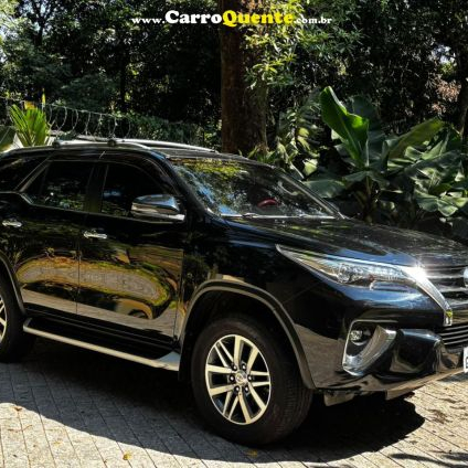 TOYOTA   HILUX SW4 SRX 4X4 2.8 TDI 16V DIES. AUT.   PRETO 2018 2.8 DIESEL