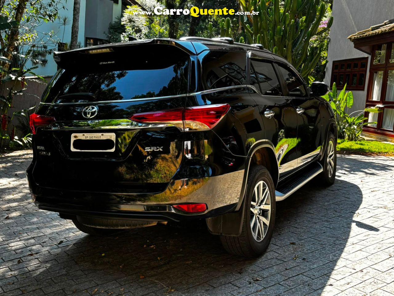TOYOTA   HILUX SW4 SRX 4X4 2.8 TDI 16V DIES. AUT.   PRETO 2018 2.8 DIESEL - Loja