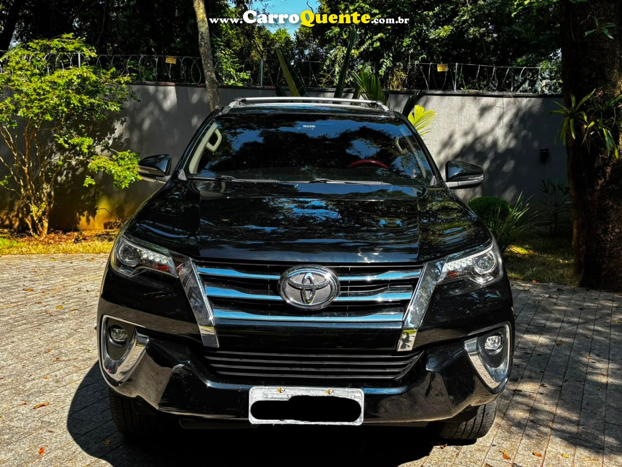 TOYOTA   HILUX SW4 SRX 4X4 2.8 TDI 16V DIES. AUT.   PRETO 2018 2.8 DIESEL - Loja