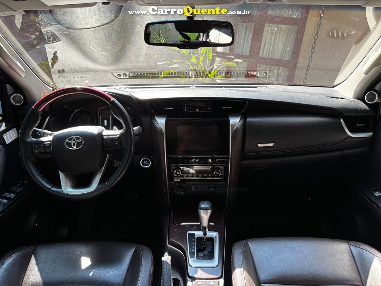 TOYOTA   HILUX SW4 SRX 4X4 2.8 TDI 16V DIES. AUT.   PRETO 2018 2.8 DIESEL - Loja