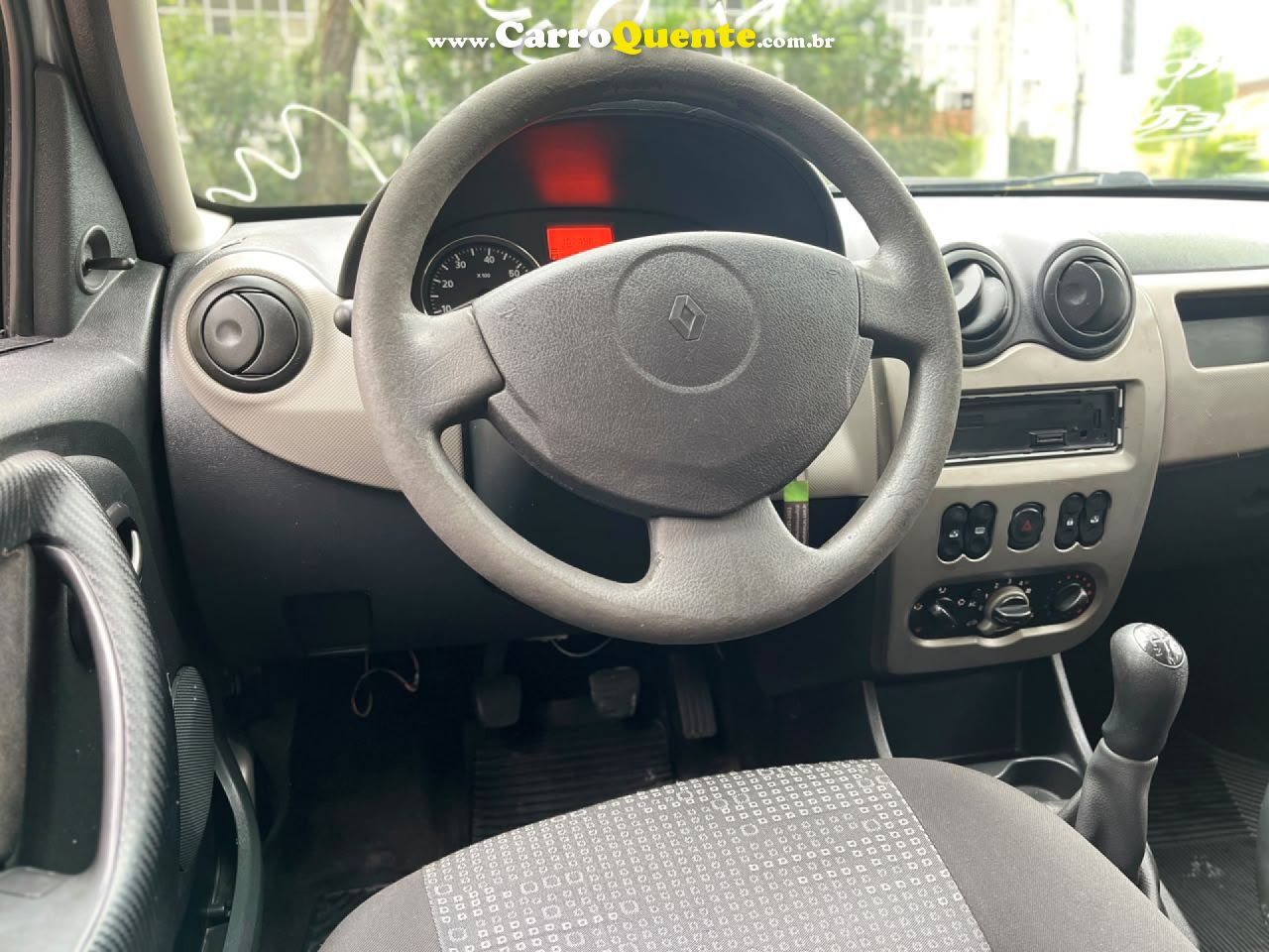 RENAULT   SANDERO PRIVILÈGE HI-FLEX 1.6 16V 5P   PRATA 2009 1.6 GASOLINA - Loja