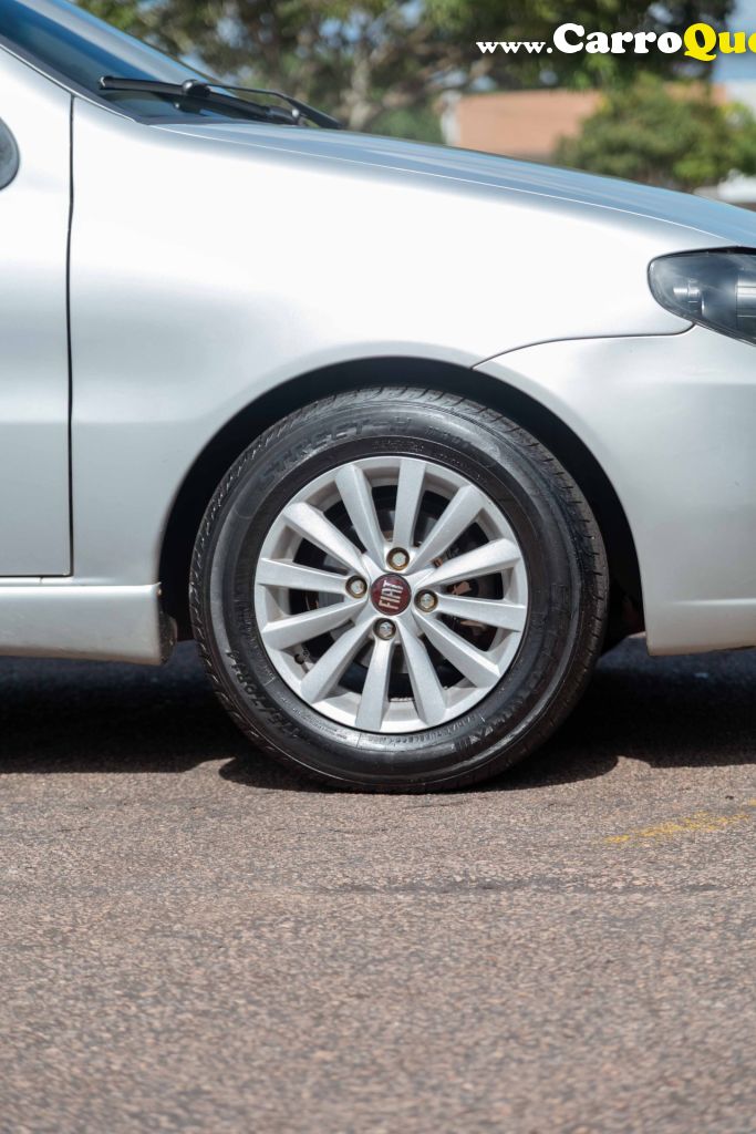 FIAT   PALIO 1.0 TROFEO 1.0 FIRE FIRE FLEX 4P   PRATA 2015 1.0 FLEX - Loja