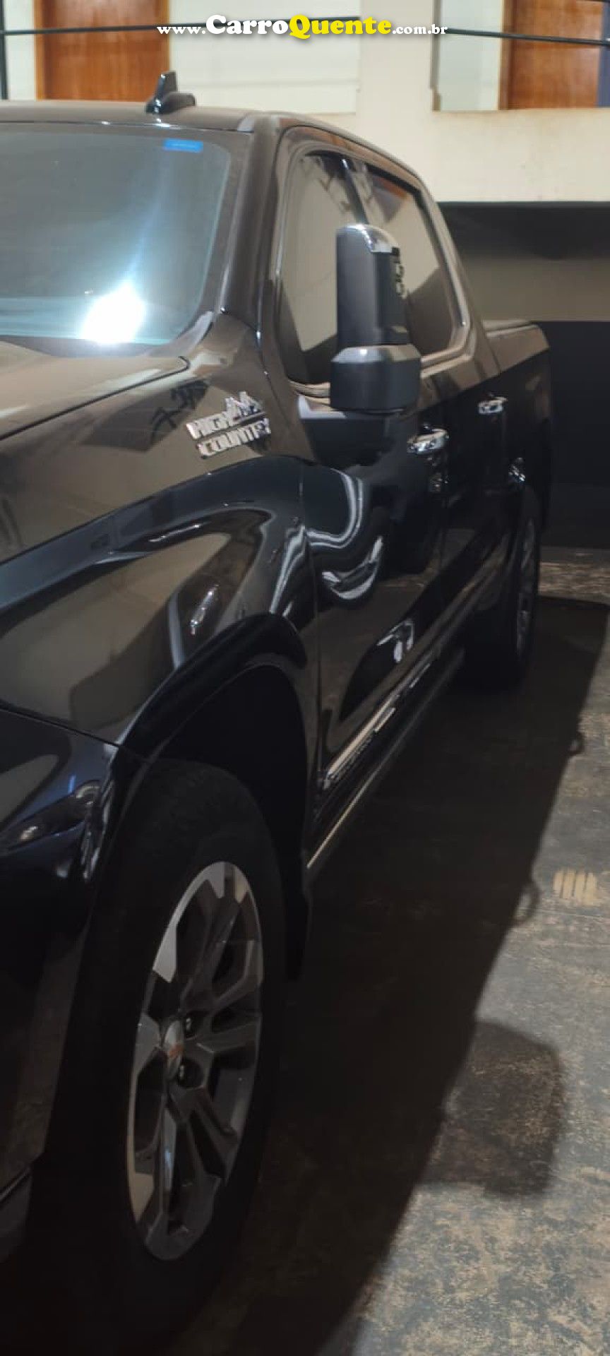 CHEVROLET   CHEVROLET SILVERADO HIGH COUNTRY   PRETO 2024 V8 GASOLINA - Loja