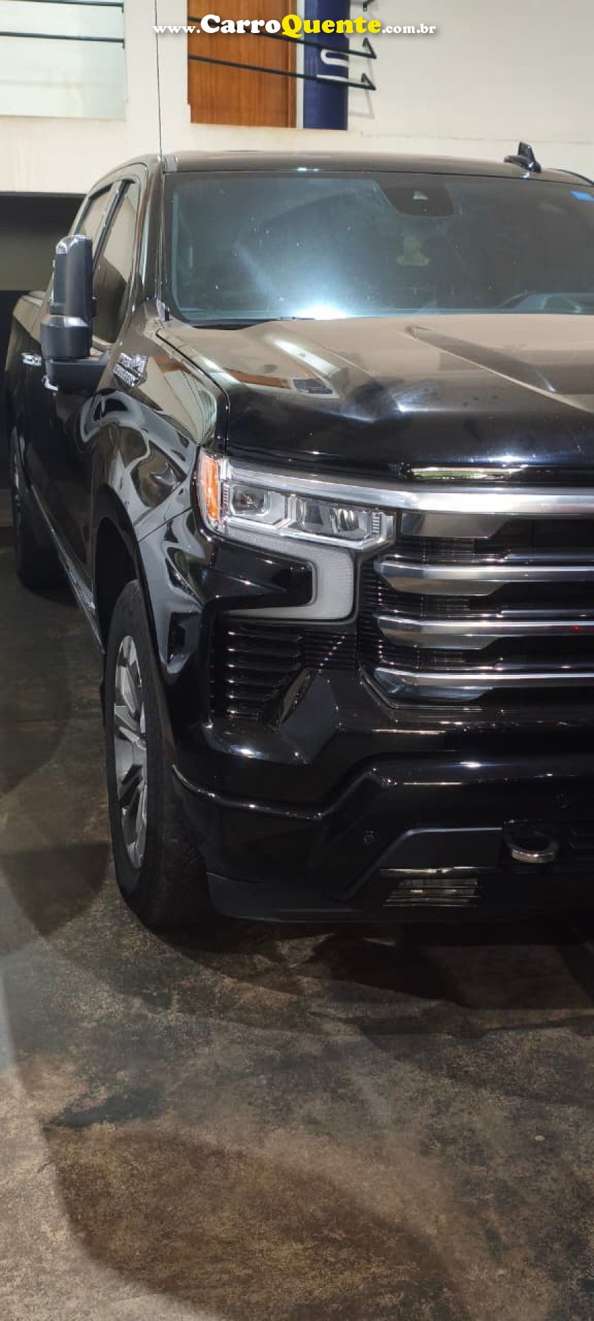 CHEVROLET   CHEVROLET SILVERADO HIGH COUNTRY   PRETO 2024 V8 GASOLINA - Loja