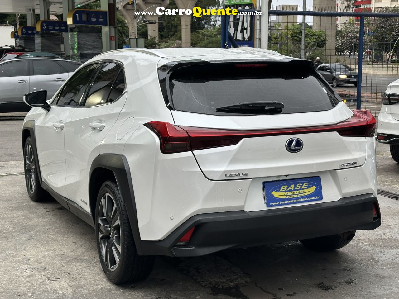 LEXUS   UX-250H DYNAMIC 2.0 16V AUT.(HYBRID)   BRANCO 2019 2.0 16V GASOLINA E ELÉTRICO - Loja