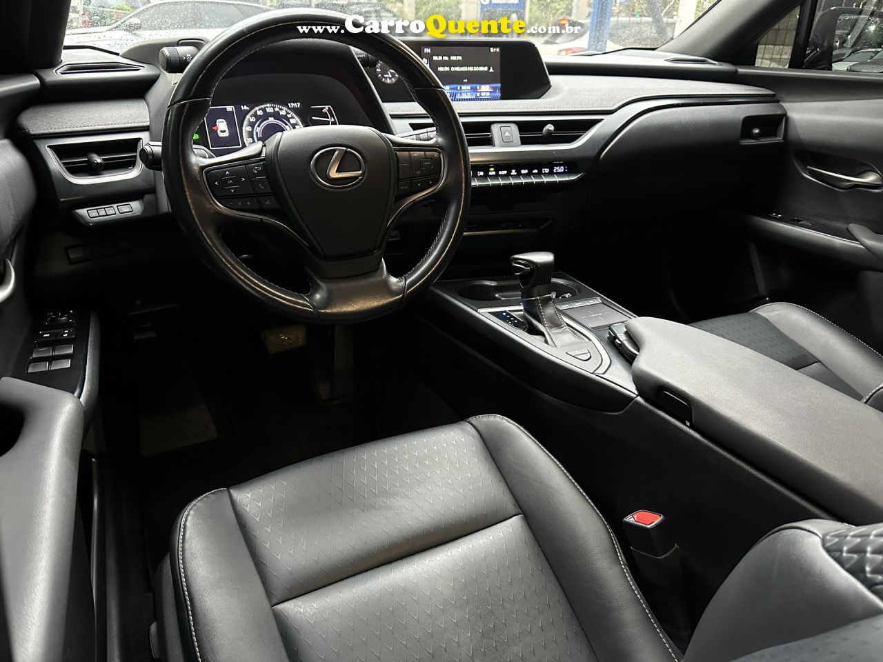 LEXUS   UX-250H DYNAMIC 2.0 16V AUT.(HYBRID)   BRANCO 2019 2.0 16V GASOLINA E ELÉTRICO - Loja