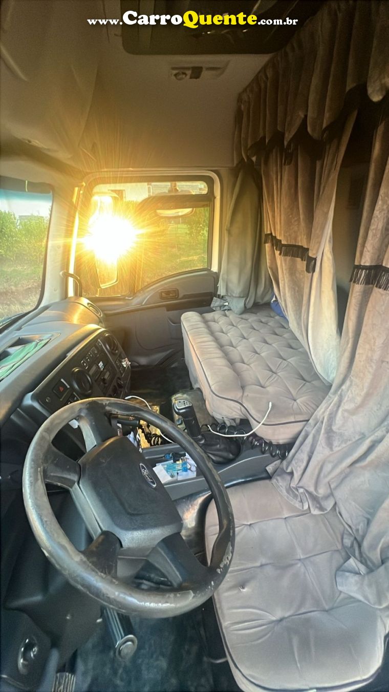 Ford Cargo 2429 CARGO 2429 E 8x2 Turbo 2p - Loja
