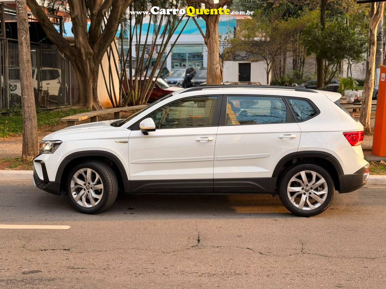 VOLKSWAGEN TAOS 250 TSI COMFORTLINE 2023 - Loja