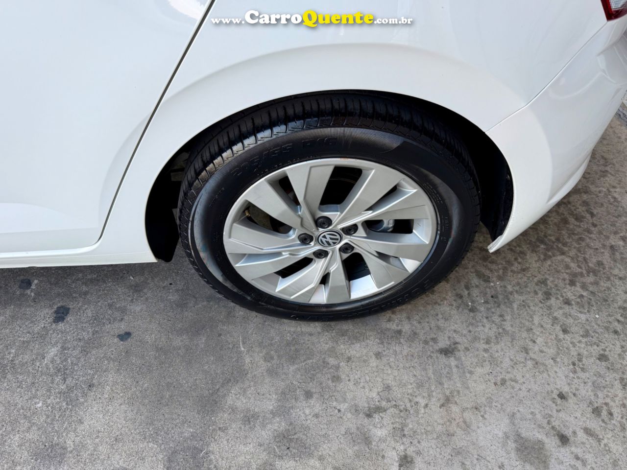 VOLKSWAGEN POLO 1.0 200 TSI COMFORTLINE 2018 - Loja