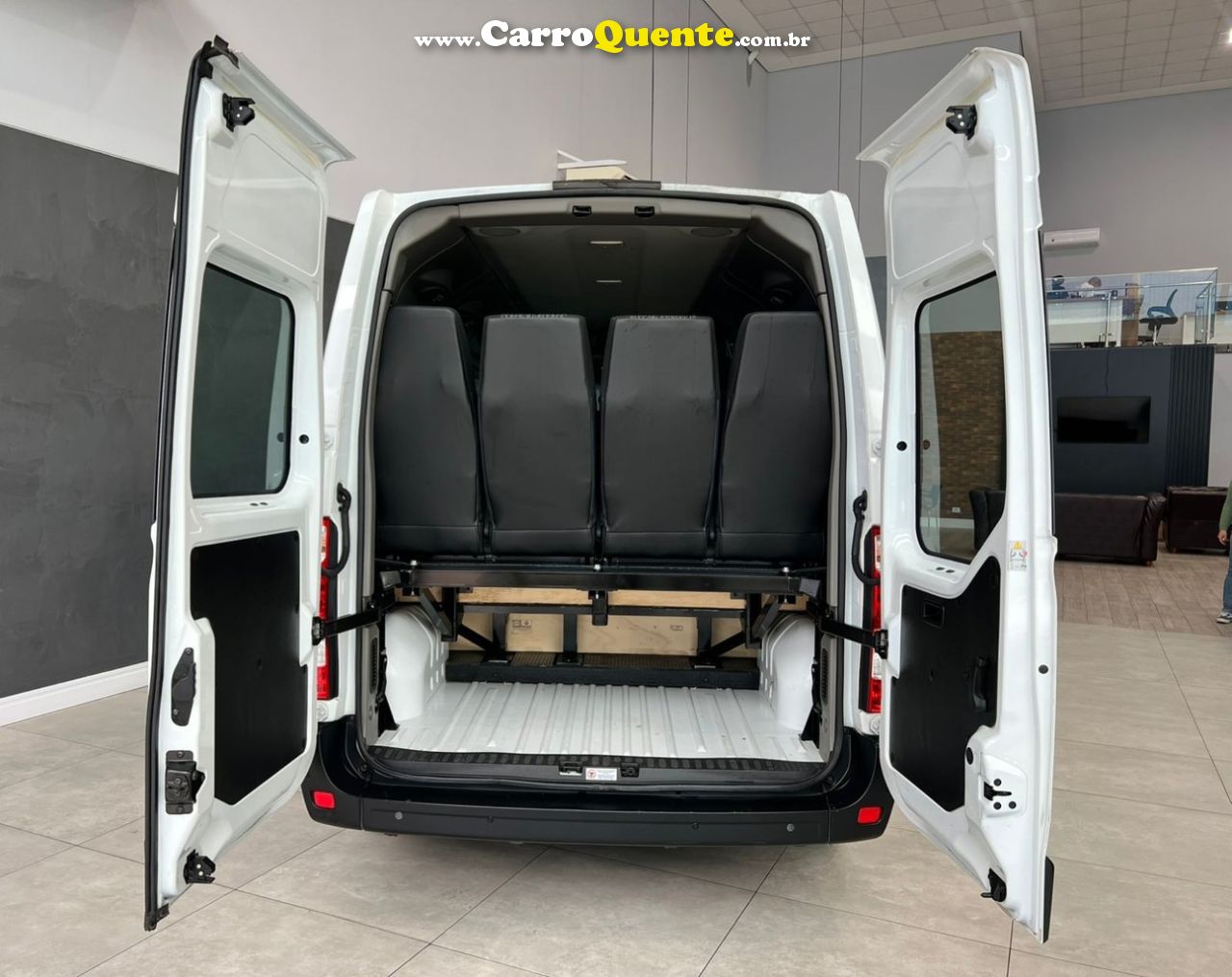 RENAULT MASTER 2.3 DCI MINIBUS EXECUTIVE 16L L3H2 2024 - Loja