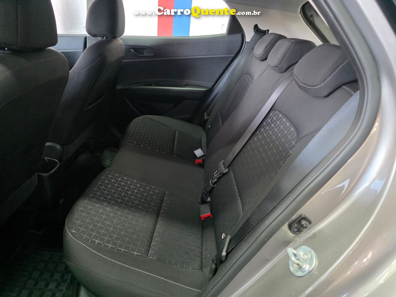 HYUNDAI   HB20 COMF.C.PLUSC.STYLE 1.0 FLEX 12V   PRATA 2025 1.0 FLEX - Loja