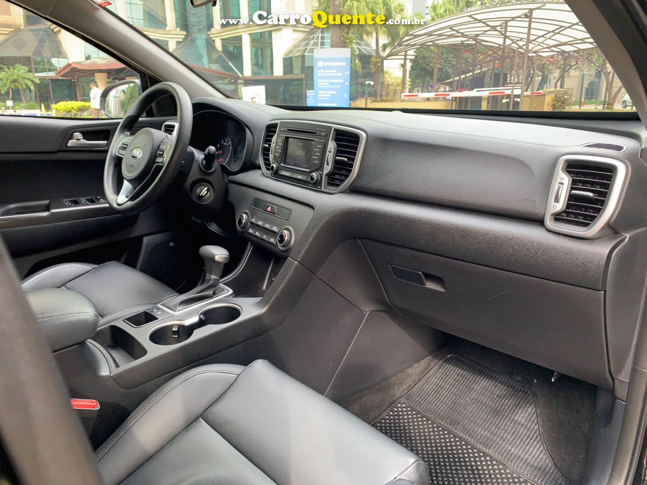 KIA   2.0 LX 4X2 16V FLEX 4P AUTOMÁTICO   PRETO 2017 2.0 FLEX - Loja