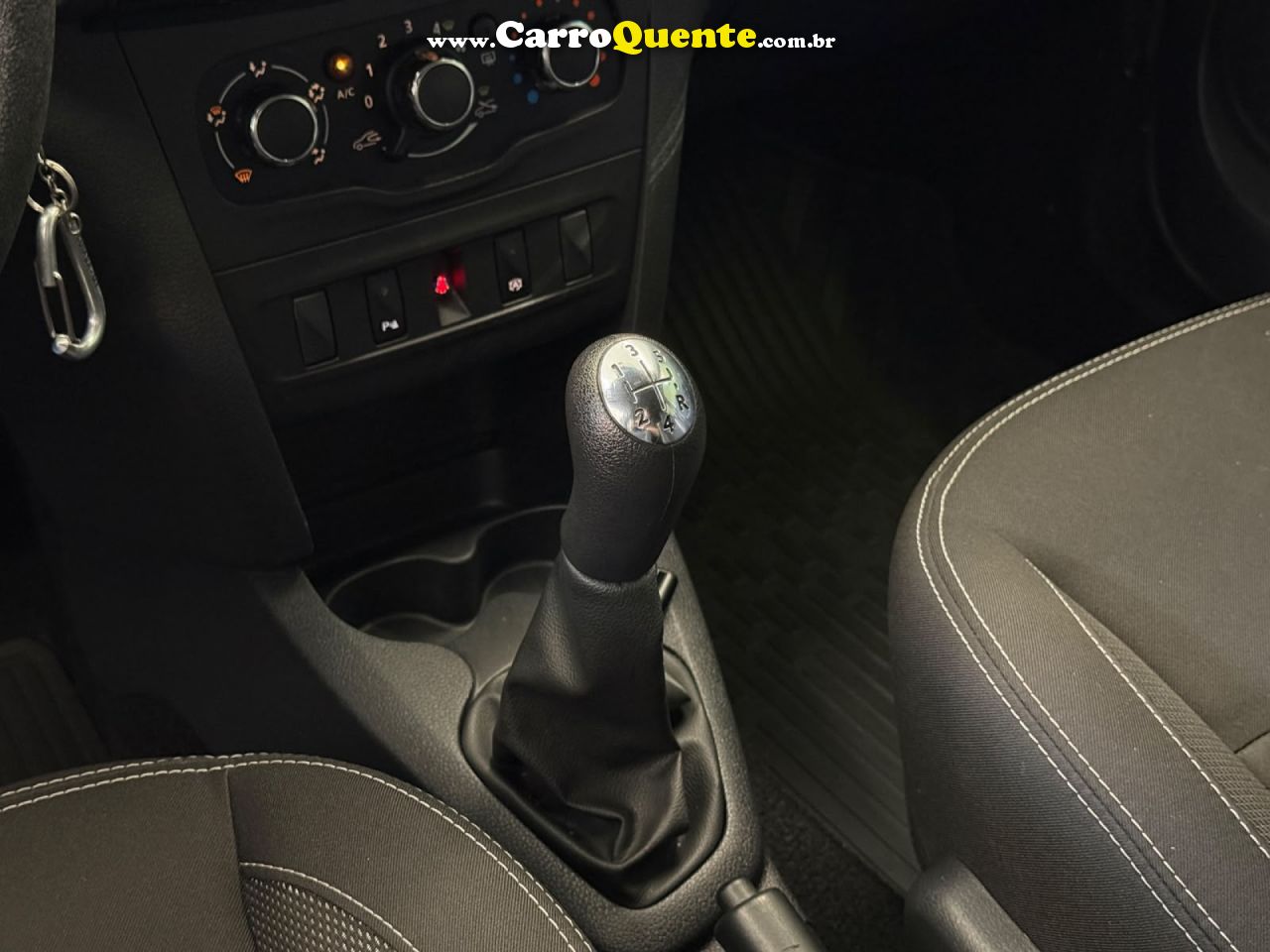 RENAULT   LOGAN ZEN FLEX 1.0 12V 4P MEC.   BRANCO 2024 1.0 FLEX - Loja