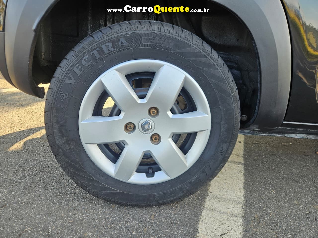 RENAULT   KWID ZEN 1.0 FLEX 12V 5P MEC.   PRETO 2019 1.0 FLEX - Loja