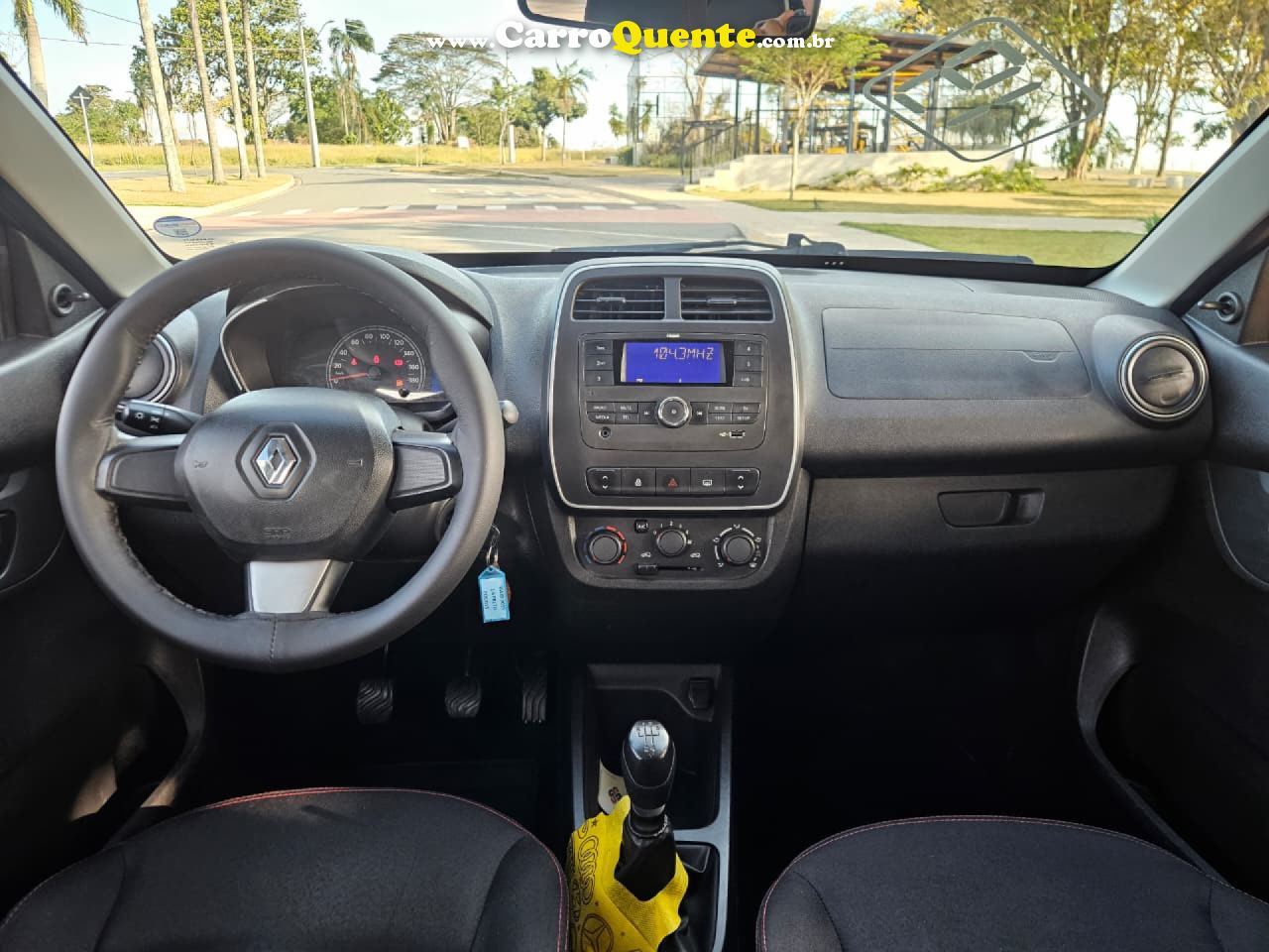 RENAULT   KWID ZEN 1.0 FLEX 12V 5P MEC.   PRETO 2019 1.0 FLEX - Loja