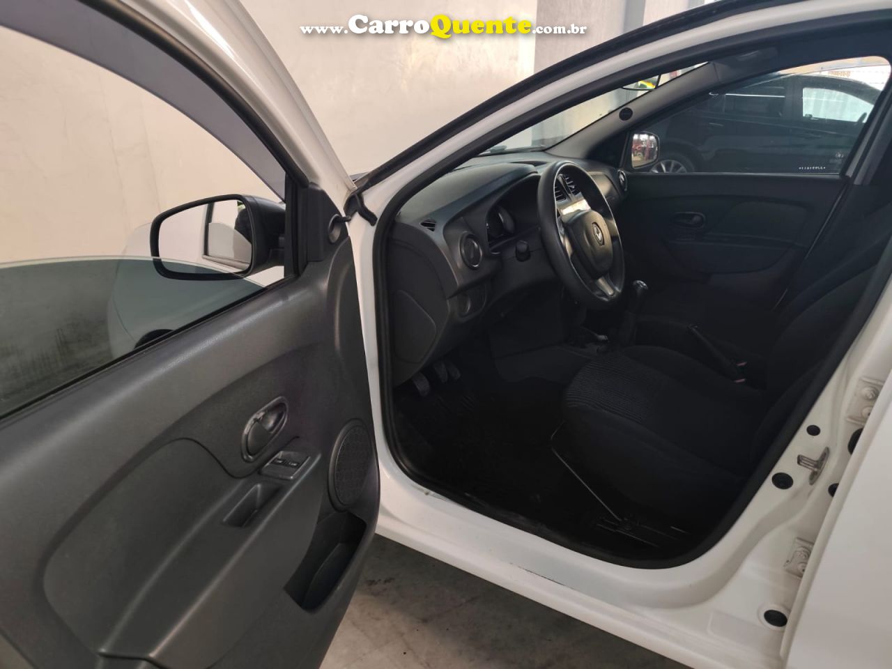RENAULT   LOGAN AUTHENTIQUE FLEX 1.0 12V 4P   BRANCO 2018 1.0 FLEX - Loja