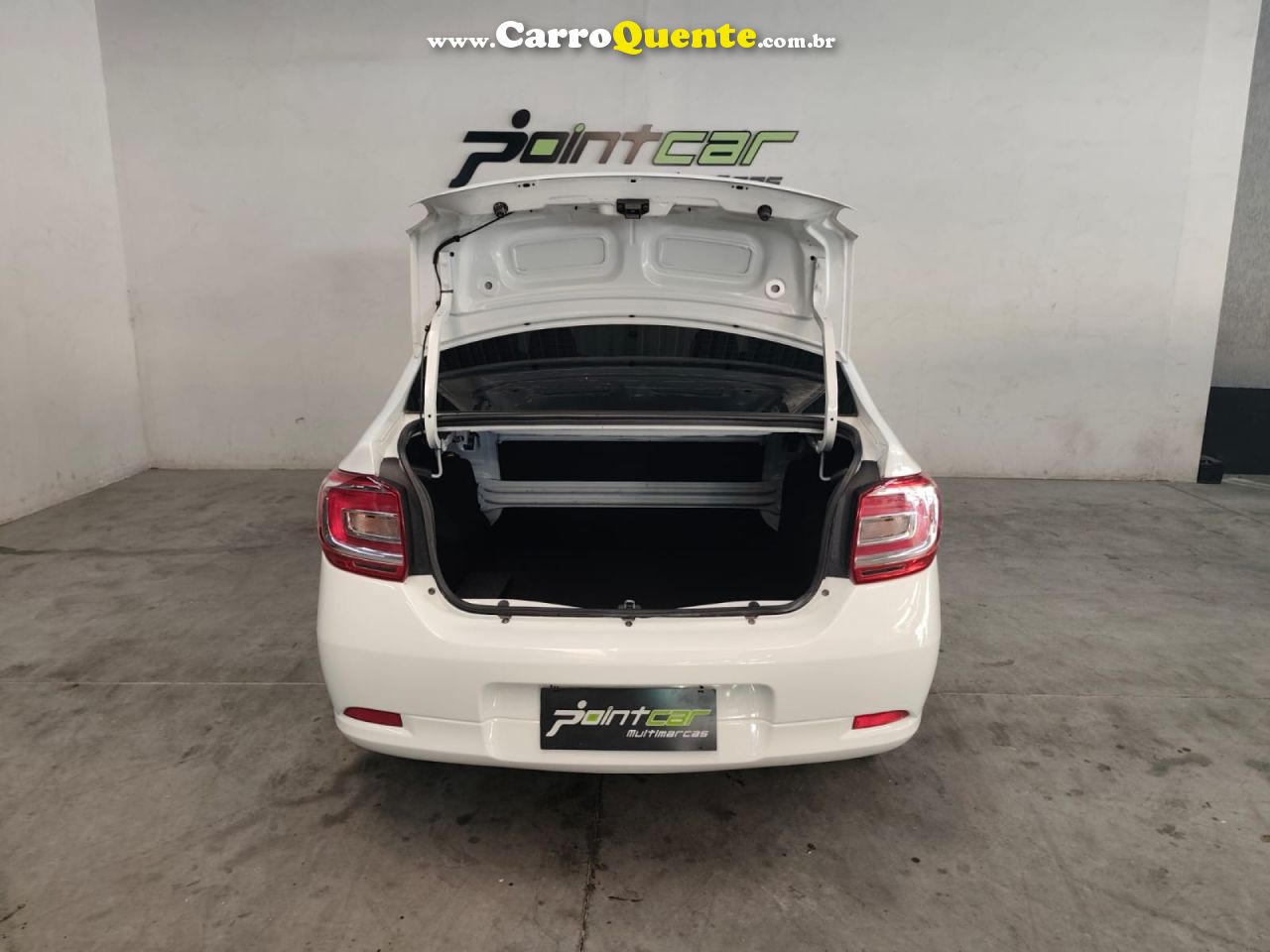 RENAULT   LOGAN AUTHENTIQUE FLEX 1.0 12V 4P   BRANCO 2018 1.0 FLEX - Loja