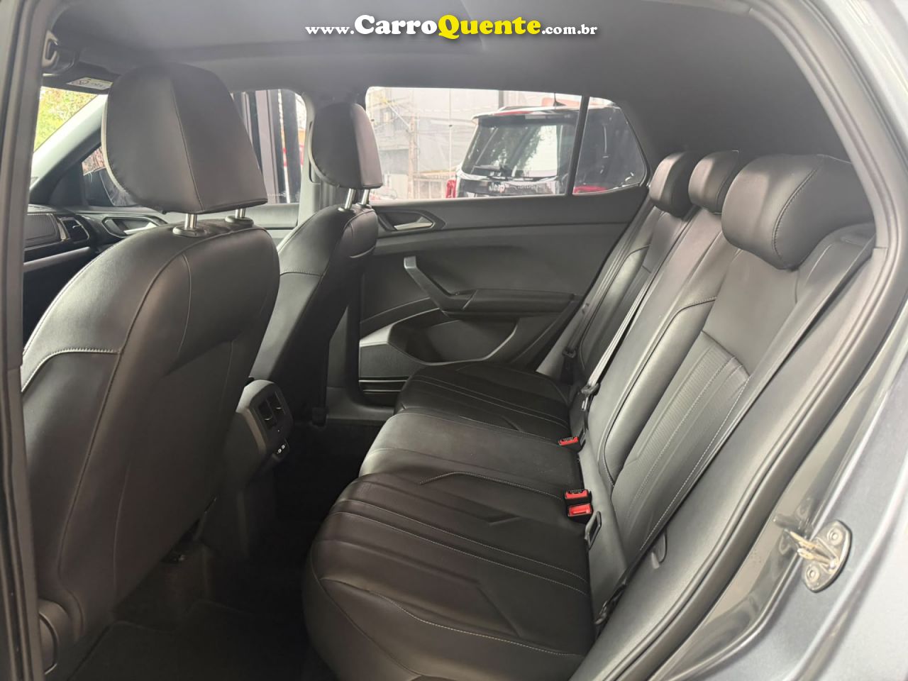 VOLKSWAGEN   T-CROSS HIGHLINE 1.4 TSI FLEX 16V 5P AUT   CINZA 2025 1.4 FLEX - Loja