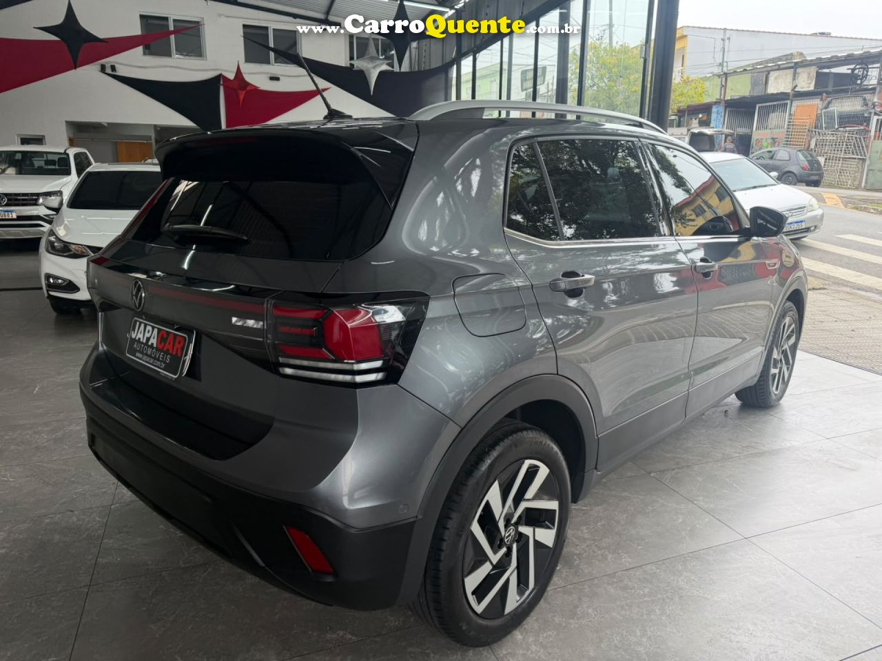 VOLKSWAGEN   T-CROSS HIGHLINE 1.4 TSI FLEX 16V 5P AUT   CINZA 2025 1.4 FLEX - Loja