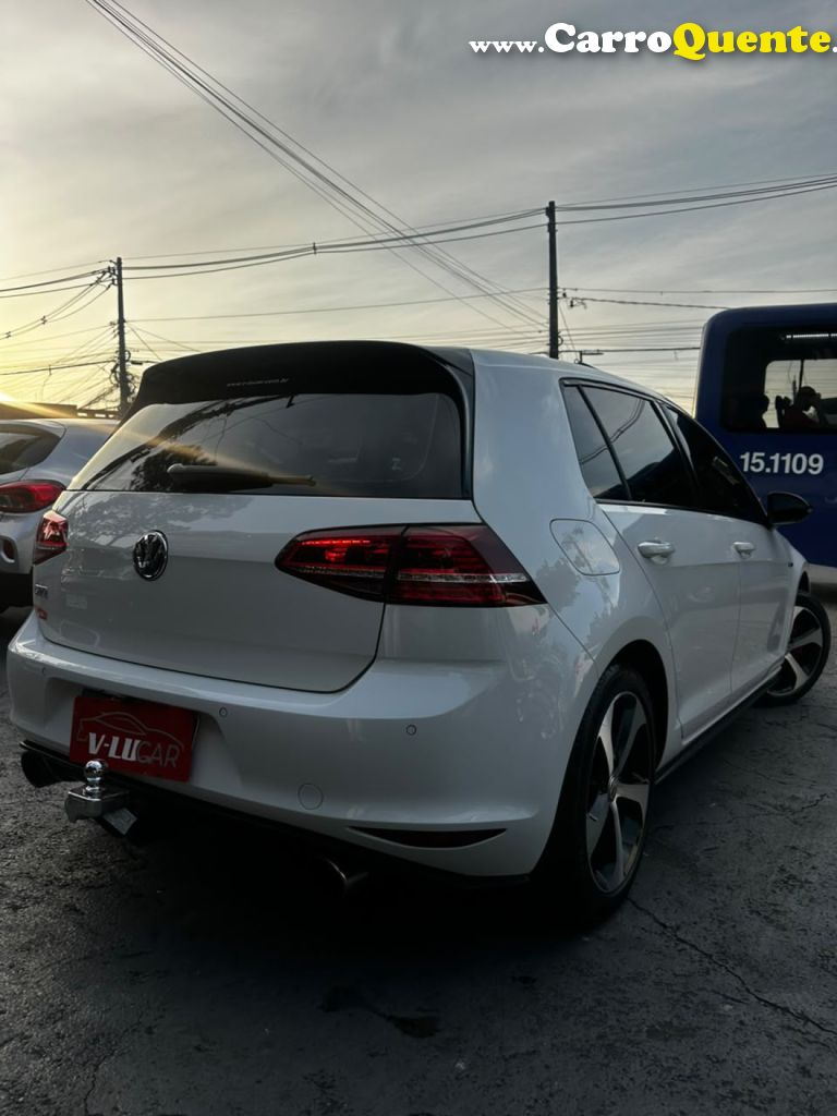 VOLKSWAGEN   GOLF GTI 2.0 TSI 220CV AUT.   BRANCO 2017 2.0 GASOLINA - Loja